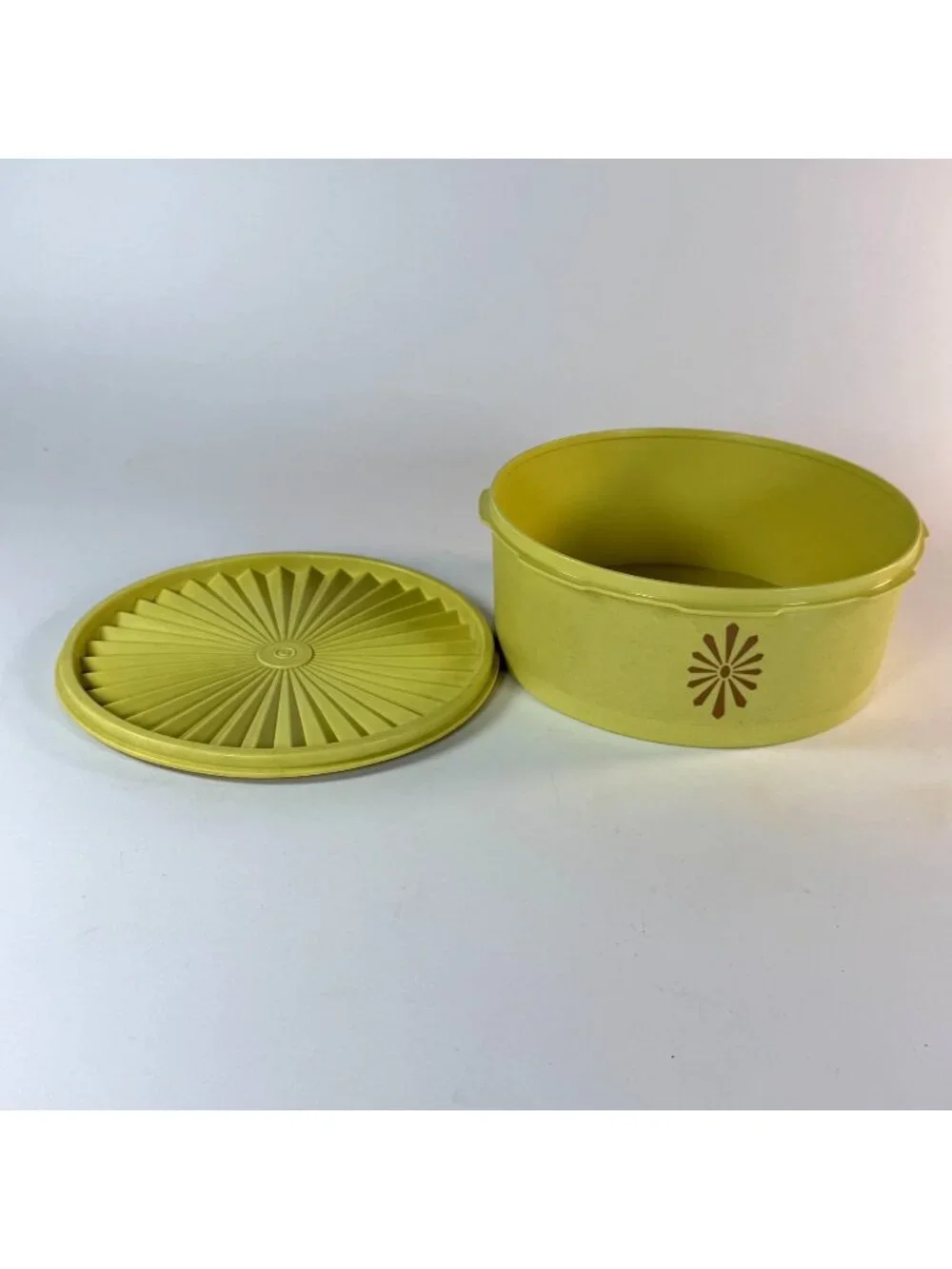 Vintage Tupperware Sunburst Servalier Canister 1204-5 Yellow Lid Storage